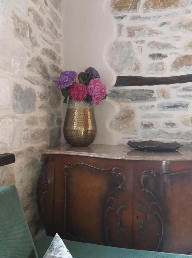 μountain Whispers Apartment Mouresi