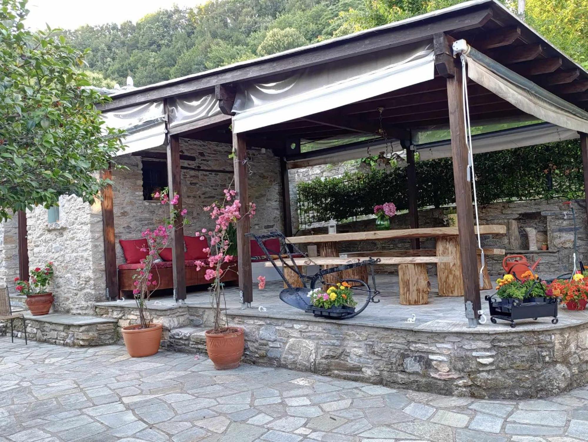 Apartment μountain Whispers Mouresi