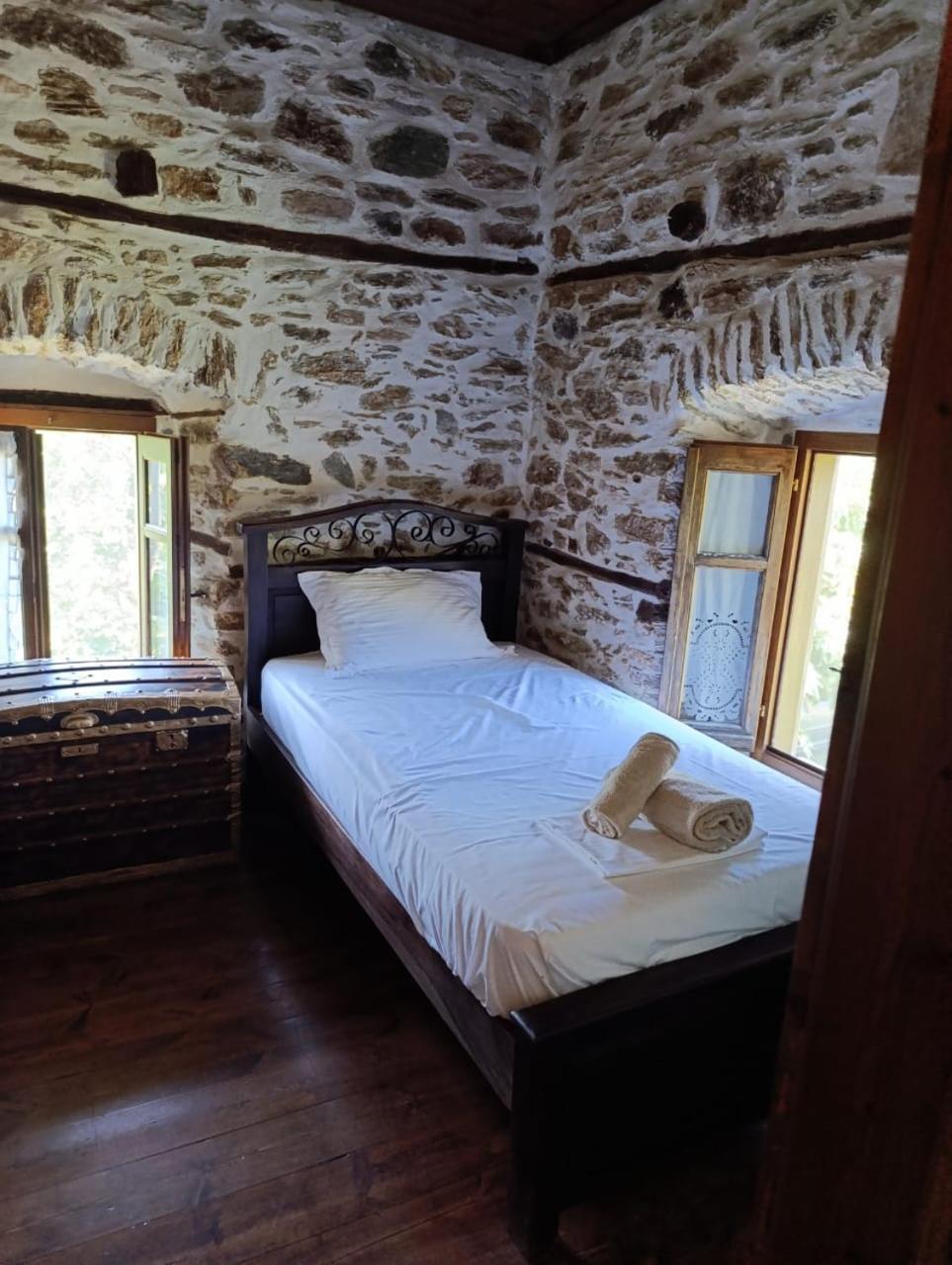 μountain Whispers Apartment Mouresi